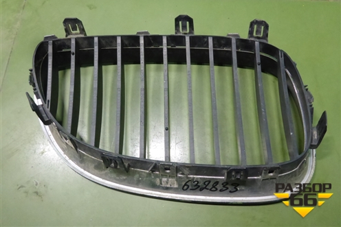 Решетка радиатора левая (51137027065) для BMW 5-серия Е60/Е61 с 2003-2009г