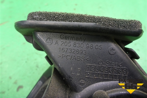 Воздуховод отопителя (A2058309805) для Mercedes Benz C-Klass W205 с 2014г