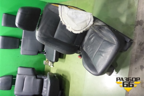 Сиденья комплект (AIR BAG подогрев электро регулировка) для Mitsubishi Pajero/Montero с 2007г