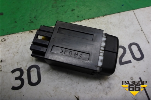 Кнопка включения ПТФ для Mitsubishi Pajero/Montero с 2007г