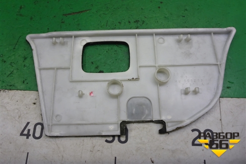 Пол багажника (правая часть) (MR402039) для Mitsubishi Pajero/Montero с 2007г
