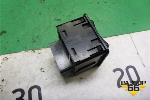 Кнопка обогрева сидений для Mitsubishi Pajero/Montero с 2007г