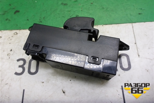 Кнопка стеклоподъёмника (8608A144) для Mitsubishi Pajero/Montero с 2007г