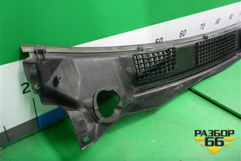 Решетка стеклоочистителей (MR416416) для Mitsubishi Pajero/Montero с 2007г