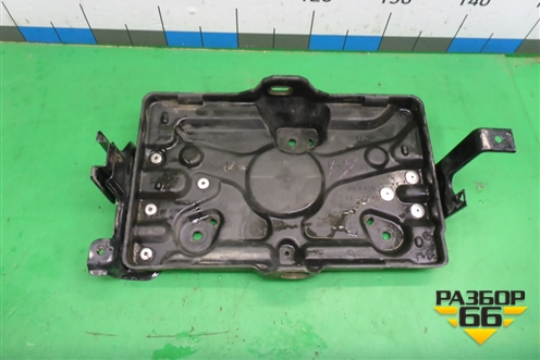 Площадка под аккумулятор (8201A087) для Mitsubishi Pajero/Montero с 2007г