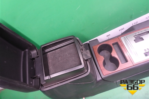 Подлокотник для Mitsubishi Pajero/Montero с 2007г