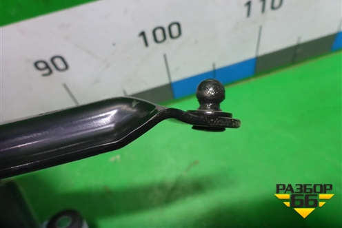 Механизм подъёма двери багажника (42711010811) для Toyota Land Cruiser (200) с 2008г