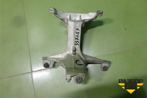 Кронштейн интеркулера (1.6л M274) (A2740981439) для Mercedes Benz C-Klass W205 с 2014г