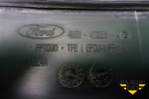 Решетка стеклоочистителей (4M51A02216AG) для Ford Focus 2 с 2008-2011г