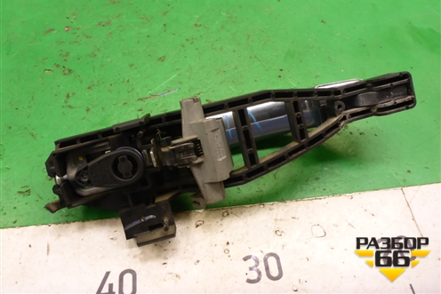 Ручка наружная двери передней левой (с хромом) для Ford Focus 2 с 2008-2011г
