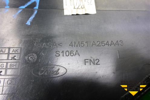 Накладка двери задней левой (4M51A254A43) для Ford Focus 2 с 2008-2011г