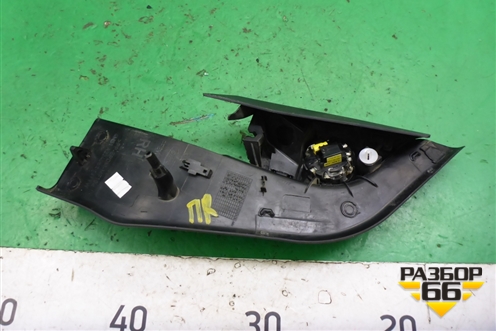 Накладка двери передней правой уголок (4M51A23408AJ3YYW) для Ford Focus 2 с 2008-2011г