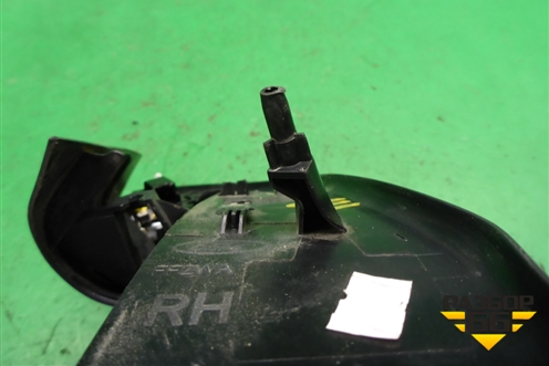 Накладка двери передней правой уголок (4M51A23408AJ3YYW) для Ford Focus 2 с 2008-2011г