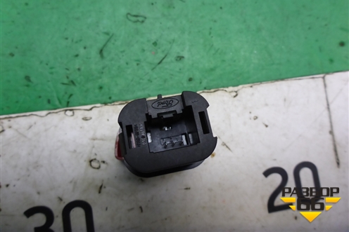 Кнопка аварийной сигнализации (8M5T13A350AB) для Ford Focus 2 с 2008-2011г