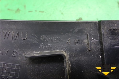 Обшивка багажника на заднюю панель (правая хетчбэк) (4M51A13024AEW) для Ford Focus 2 с 2008-2011г