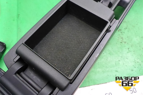Подлокотник (BP4K64428) для Mazda Mazda 3 (BK) с 2003-2009г 