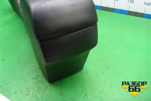 Подлокотник (BP4K64428) для Mazda Mazda 3 (BK) с 2003-2009г 