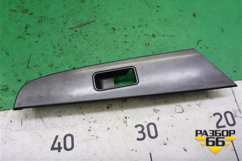 Накладка двери задней левой (BS3H5581J) для Mazda Mazda 3 (BK) с 2003-2009г 