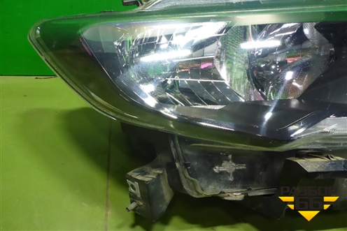 Фара правая (после 2018г галоген) (260106FP1A) для Nissan X-Trail (Т32) с 2014г