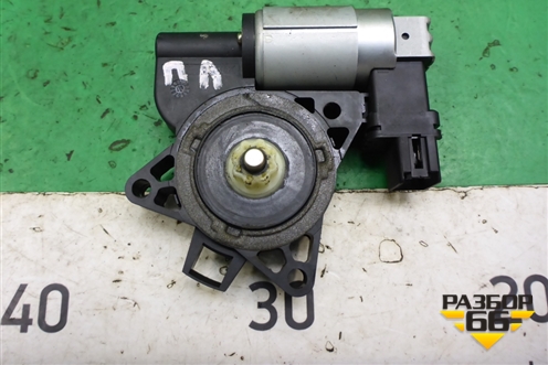 Моторчик стеклоподъёмника передний левый (GJ6A5958X) для Mazda Mazda 3 (BK) с 2003-2009г 