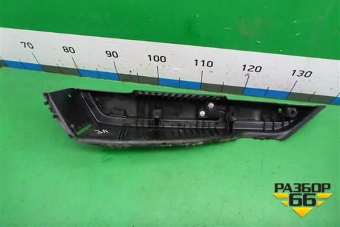 Держатель задней полки правый (BP4K68841) для Mazda Mazda 3 (BK) с 2003-2009г 