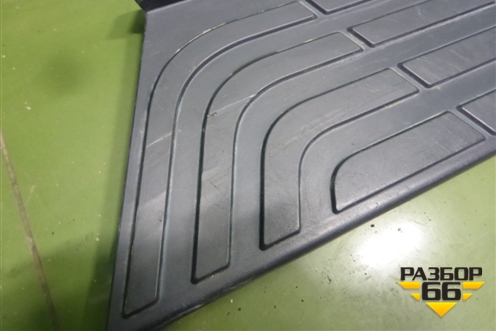 Накладка подножки правой (7656A058) для Mitsubishi Pajero/Montero с 2007г