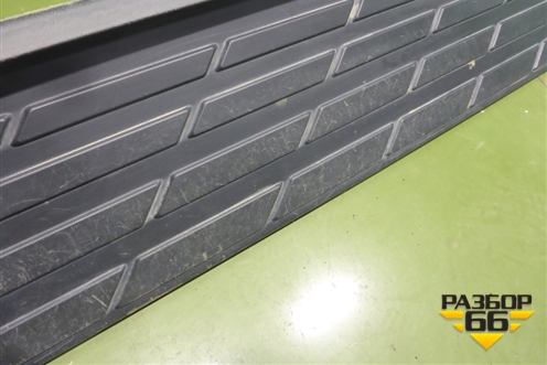 Накладка подножки правой (7656A058) для Mitsubishi Pajero/Montero с 2007г