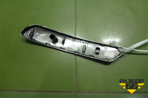 Накладка двери передней левой (на ручку) (809548085R) для Renault Sandero с 2013-2022г