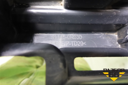Кронштейн переднего бампера центральный (531150R030) для Toyota Rav-4 с 2018г