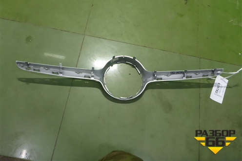 Накладка на решетку радиатора (A2058880560) для Mercedes Benz C-Klass W205 с 2014г