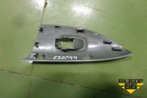 Накладка двери передней правой (809601KM0A) для Nissan Juke (F15) с 2011г