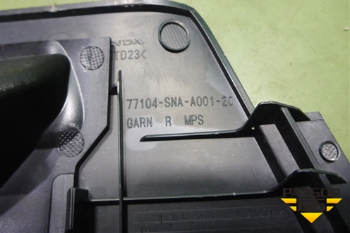 Накладка на торпедо (правая) (77104SNAA001) для Honda Civic 4D с 2006-2012г (Цивик)