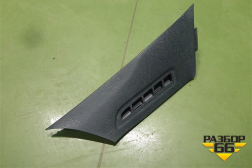 Накладка на торпедо (правая) (77104SNAA001) для Honda Civic 4D с 2006-2012г (Цивик)