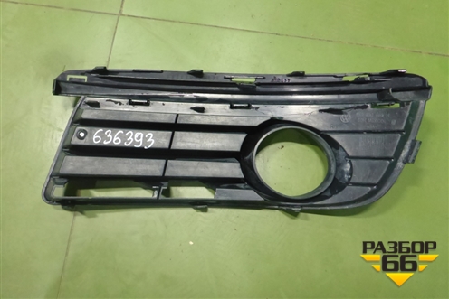 Накладка ПТФ правая (1K0853666H) для Volkswagen Jetta с 2005-2011г