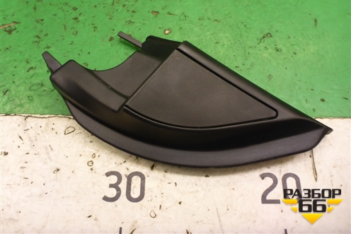 Накладка двери передней левой уголок (MR441631) для Mitsubishi Lancer-9  с 2003-2008г