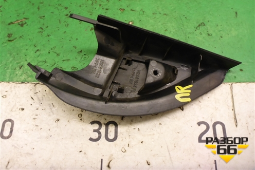 Накладка двери передней правой уголок (MR441632) для Mitsubishi Lancer-9  с 2003-2008г