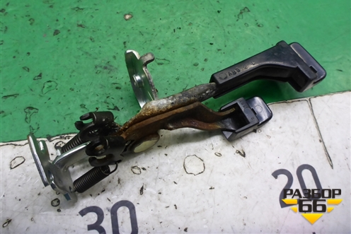 Ручка открывания багажника и лючка бензобака для Mitsubishi Lancer-9  с 2003-2008г