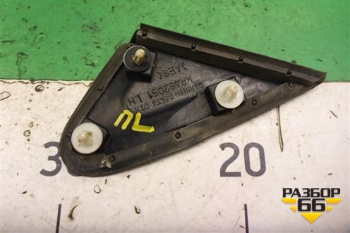 Накладка переднего крыла левого (уголок) (MR462051) для Mitsubishi Lancer-9  с 2003-2008г