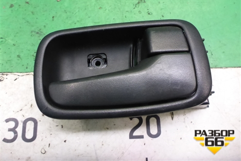 Ручка внутренняя двери передней правой для Mitsubishi Lancer-9  с 2003-2008г