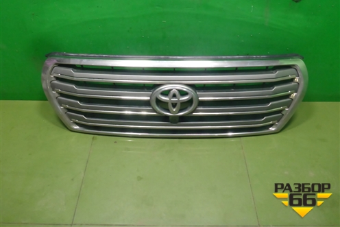Решетка радиатора (после 2012г до 2015г под камеру) (5311460110) для Toyota Land Cruiser (200) с 2008г
