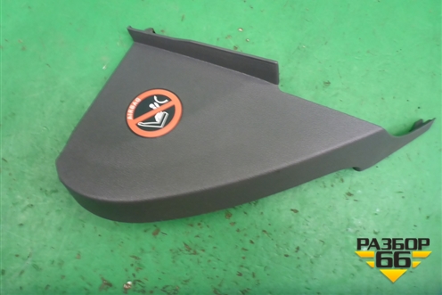 Накладка на торпедо (боковая правая) (4M51A044C60AFW) для Ford Focus 2 с 2008-2011г