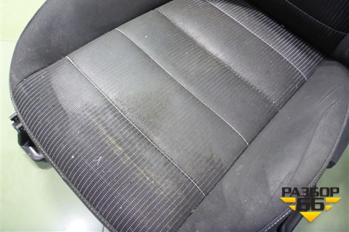 Сиденья комплект (с AIR BAG и подогревом,хетчбэк) для Ford Focus 2 с 2008-2011г