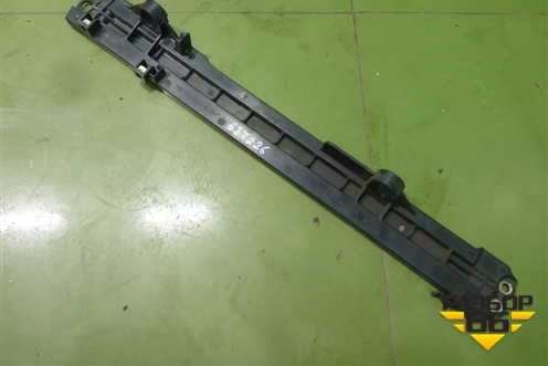 Кронштейн радиатора правый для Toyota Land Cruiser (200) с 2008г