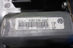 Стеклоподъёмник электрический задний правый (5M0839402F) для Volkswagen Golf V Plus с 2005-2014г