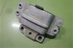 Опора КПП левая (3C0199555Q) для Volkswagen Passat (B6) с 2005-2010г