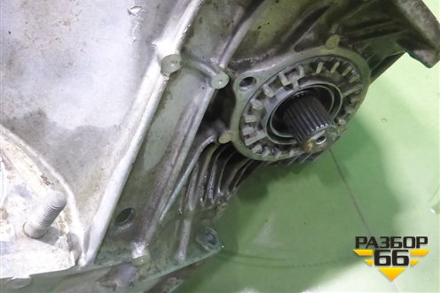 Корпус КПП (АКПП передняя часть) (TZ102ZDCAA) для Subaru Forester (SF5-9) с 1997-2002г (Форестер)