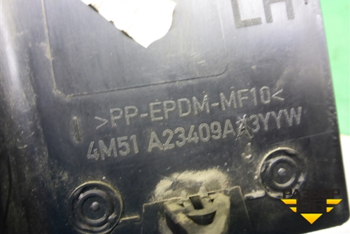 Накладка двери передней левой уголок (4M51A23408AJ3YYW) для Ford Focus 2 с 2008-2011г