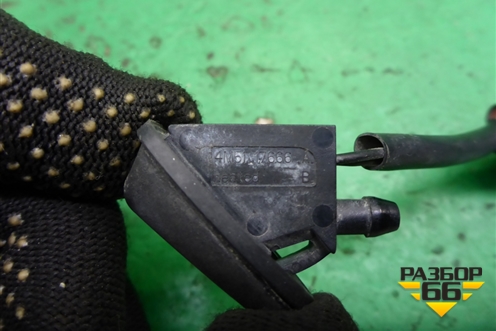 Форсунка омывателя лобового стекла (с обогревом) (4M5117666A) для Ford Focus 2 с 2008-2011г