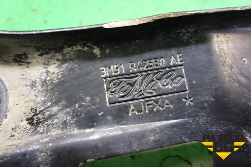 Кронштейн радиатора верхний (3M51R42330AE) для Ford Focus 2 с 2008-2011г