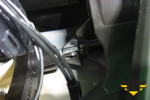 Фара правая (галоген) (9808572580) для Peugeot Expert с 2016г